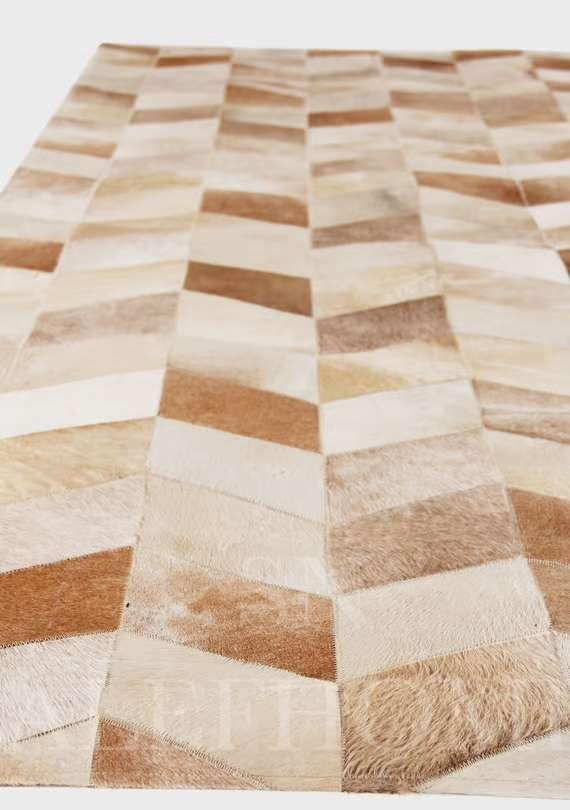 Faux Cowhide Chevron Pattern Area Rug – Beige Geometric Leather Carpet | Modern Durable Floor Accent for Living Room, Bedroom, Dining Room & Office | Size 4x6 ft