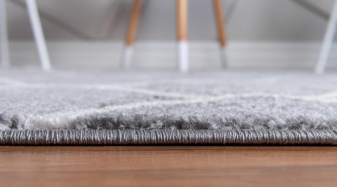 Rugs.com Lattice Frieze Collection Rug – 5' x 8' Oval Light Gray Medium Rug Perfect for Living Rooms, Large Dining Rooms, Open Floorplans