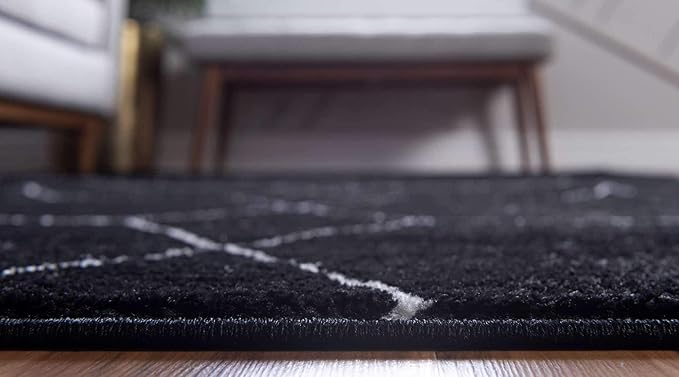 Unique Loom Trellis Frieze Collection Area Rug - Geometric (3' 3" x 5' 3", Black/ Ivory)