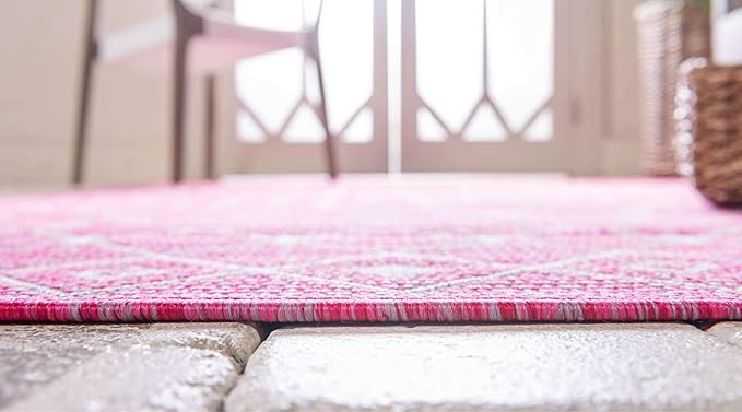 Unique Loom Outdoor Trellis Collection Area Rug - Tribal Trellis (7' 1" x 10' Rectangle, Fuschia/ Gray)