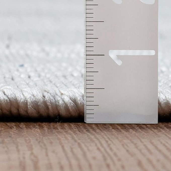 LUXE WEAVERS Modern Farmhouse White 5x7 Washable Area Rug, Anti-Slip Diamond Pattern Carpet