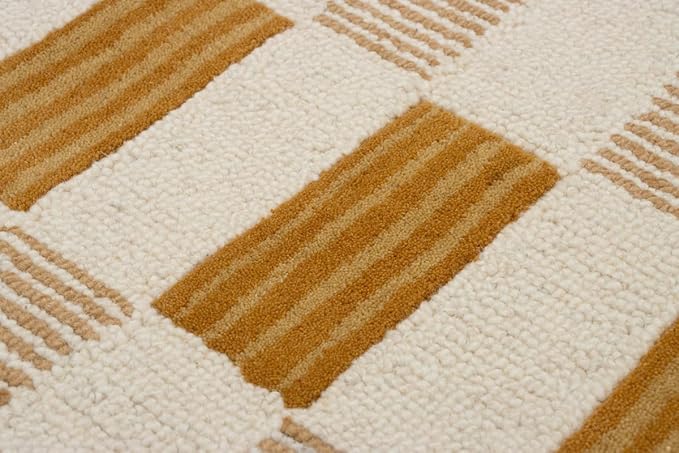 Hand-Tufted Wool Area Rug with Scalloped Edges, Neutral Beige Plaid Pattern, Cozy Soft Accent Rug for Living Room, Bedroom, and Nursery, Handmade Decorative Carpet, 8x10 Ft