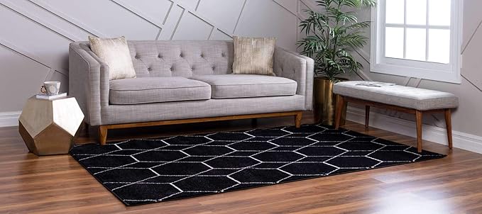 Unique Loom Trellis Frieze Collection Area Rug - Geometric (4' 1" x 6' 1", Black/ Ivory)