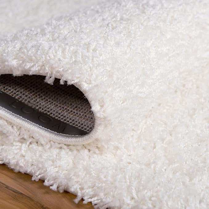 Unique Loom Solid Shag Collection Area Rug (3' 3" x 5' 3" Oval, Snow White)