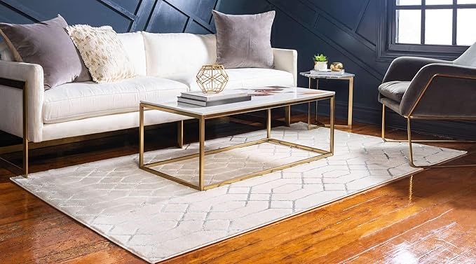 Unique Loom Marilyn Monroe Glam Collection Area Rug - Trellis (4' 1' x 6' 1' Rectangle, White Silver/ Silver)