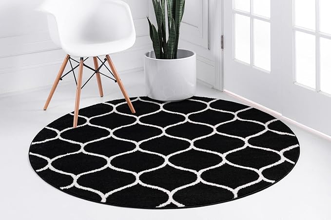 Rugs.com Lattice Frieze Collection Rug – 8' Round Black Medium Rug Perfect for Kitchens, Dining Rooms