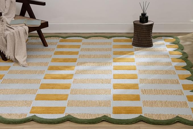 Hand-Tufted Wool Rug with Scalloped Edges, Light Blue Plaid Pattern, Cozy Soft Area Rug for Living Room, Bedroom, and Nursery, Handmade Modern Accent Rug, 5x5 Ft (Round)
