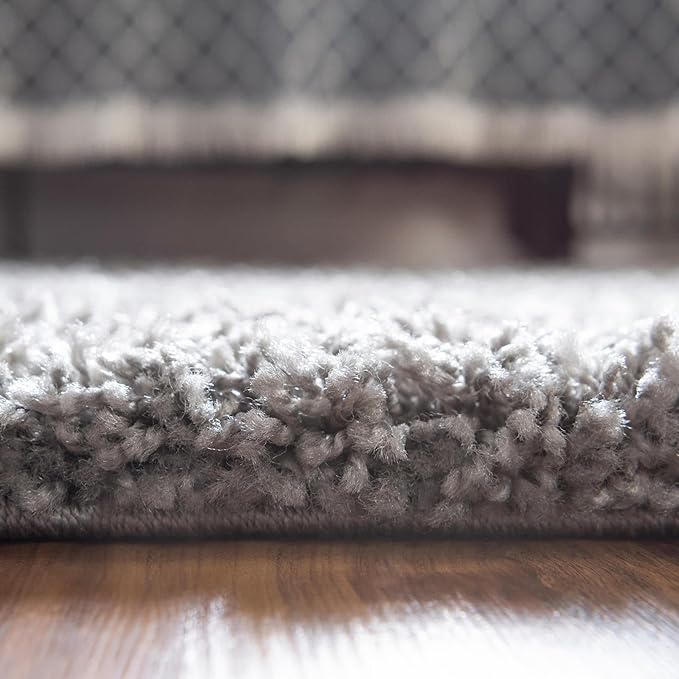Unique Loom Solid Shag Collection Area Rug (6' 1" Octagon, Cloud Gray)