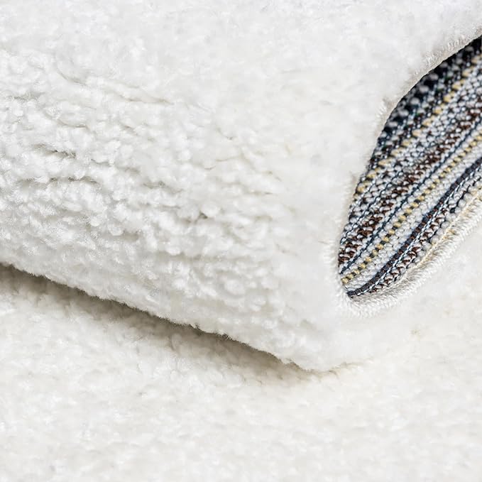 Unique Loom Solo Collection Area Rug - Calabasas (7' 10" Octagon, Snow White)