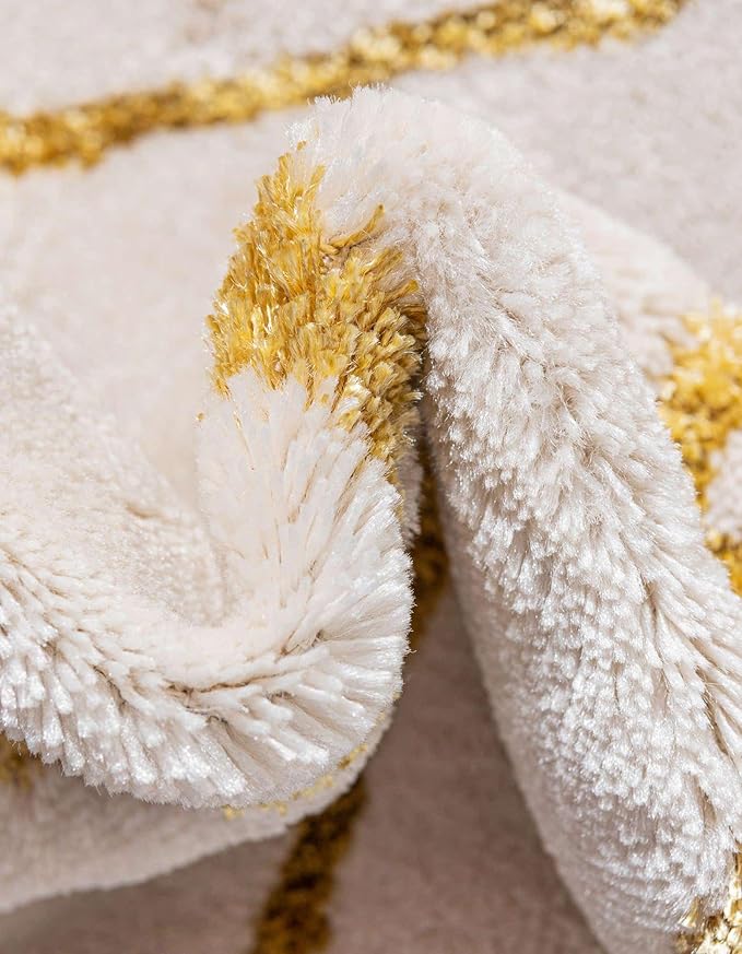 Unique Loom Marilyn Monroe Glam Collection Area Rug - Trellis (4' x 6' Oval, White Gold/ Gold)