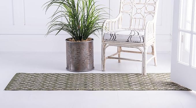 Unique Loom Outdoor Trellis Collection Area Rug - Tribal Trellis (2' x 8' Runner, Green/ Natural)