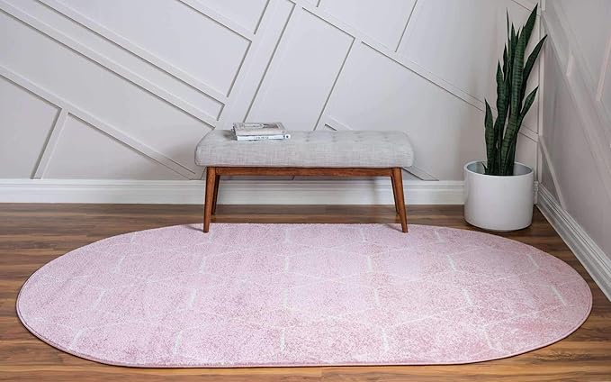 Unique Loom Trellis Frieze Collection Area Rug - Geometric (5' x 8' Oval, Light Pink/ Ivory)