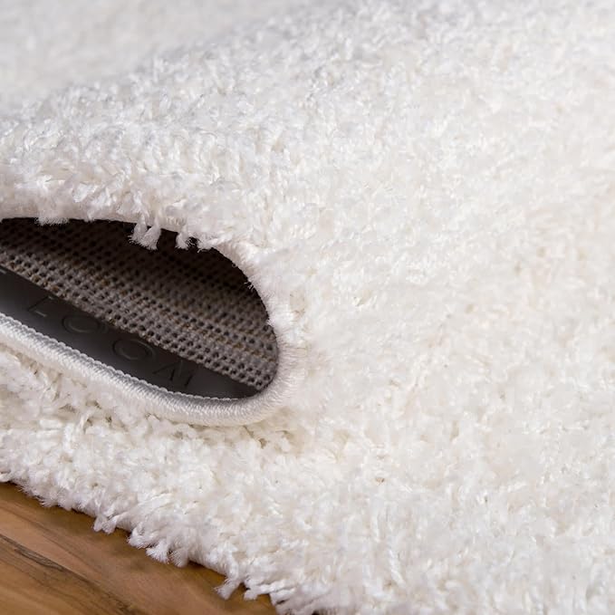 Unique Loom Solid Shag Collection Area Rug (4' 1" x 6' 1" Rectangle, Snow White)