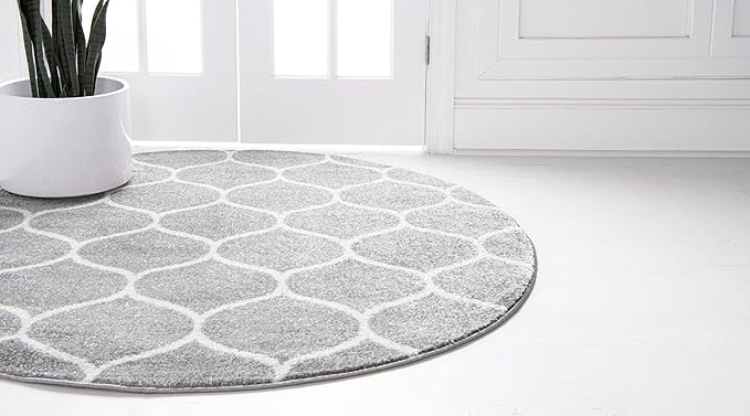 Rugs.com Lattice Frieze Collection Rug – 8' Round Light Gray Medium Rug Perfect for Kitchens, Dining Rooms