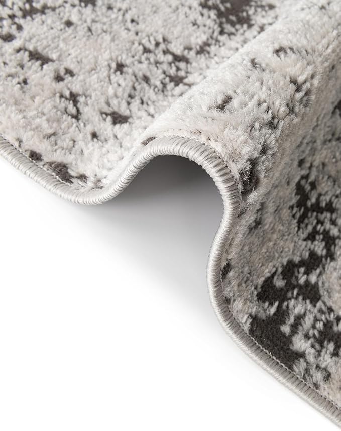 Rugs.com Leipzig Collection Rug – 5x8 Oval Gray Low-Pile Rug Perfect for Living Rooms, Large Dining Rooms, Open Floorplans