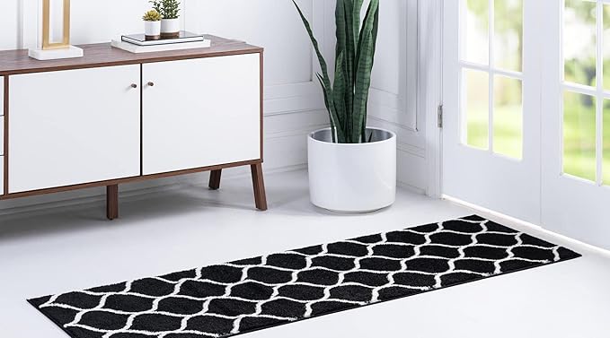 Rugs.com Lattice Frieze Collection Rug – 2' x 6' Runner Black Medium Rug Perfect for Living Rooms, Large Dining Rooms, Open Floorplans