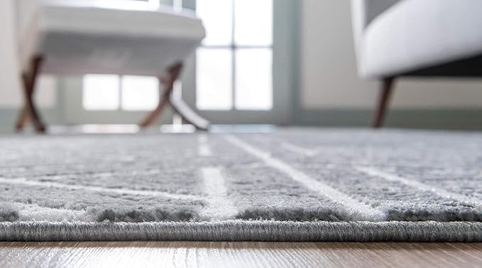 Rugs.com Lattice Trellis Collection Rug – 5 Ft Round Gray Low-Pile Rug Perfect for Kitchens, Dining Rooms