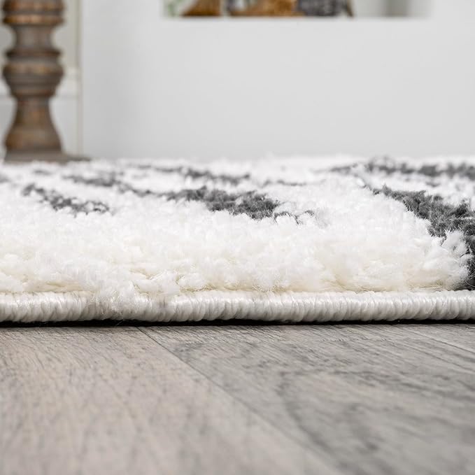 JONATHAN Y Elm Diamond Stripe Shag White/Gray Indoor Area Rug, 4x6, Geometric, Bohemian, Contemporary, Easy-Cleaning for Living Room, Bedroom, Kitchen, Pet Friendly, Non-Shedding (MOH408A-4)