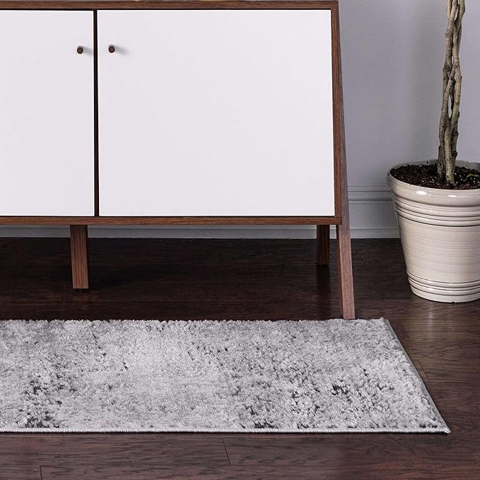 Rugs.com Leipzig Collection Runner Rug – 6 Ft Runner Grey Low-Pile Rug Perfect for Hallways, Entryways