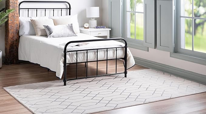 Marilyn Monroe Glam Collection Area Rug - Trellis (10'x 14' 1" Rectangle, White Silver/ Silver)