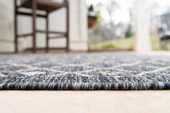 Unique Loom Outdoor Trellis Collection Area Rug - Tribal Trellis (4' 1" Round, Charcoal Gray/ Natural)