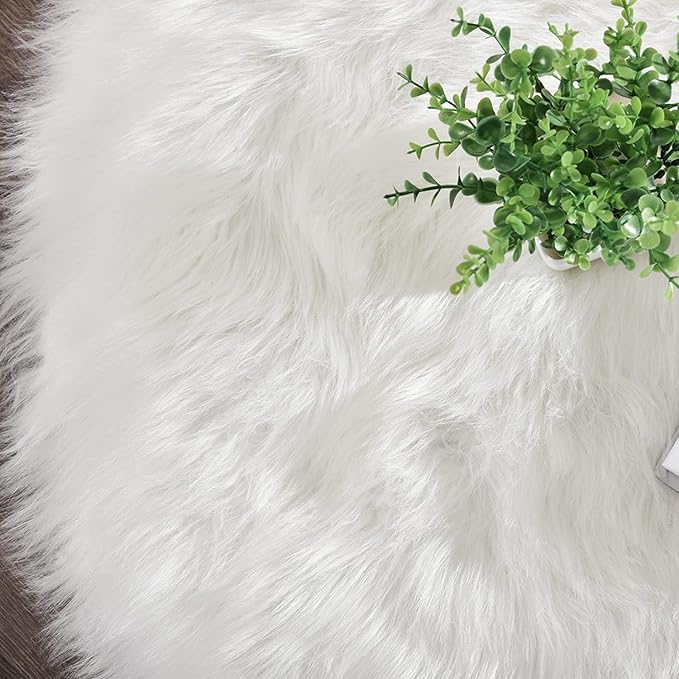Latepis Faux Sheepskin 2x4 Shag Throw Rugs White Fur Sheep Skin Rug Carpet Alfombras para Habitacion Furry Rug for Bedroom Cushion Home Décor, Sheepskin
