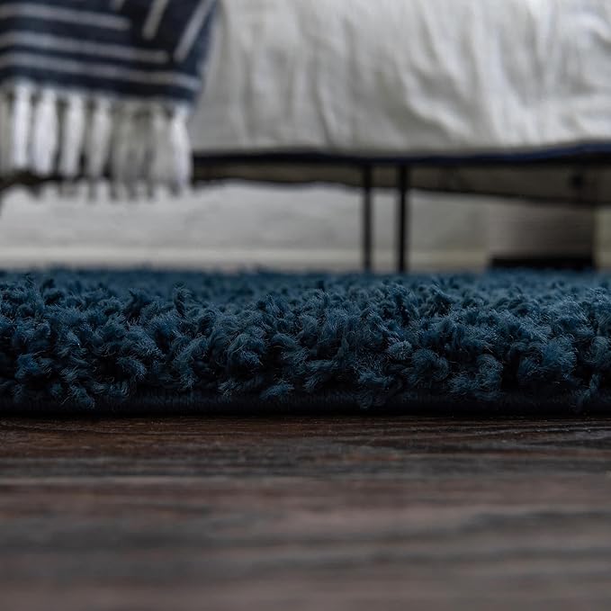 Unique Loom Solid Shag Collection Area Rug (5' 1" Round, Sapphire Blue/ Navy Blue)