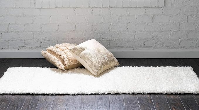 Unique Loom Solid Shag Collection Area Rug (2' 6" x 19' 8" Runner, Snow White)