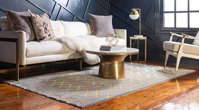 Unique Loom Marilyn Monroe Glam Collection Area Rug - Trellis (4' 1' x 6' 1' Rectangle, Gray Gold/ Gold)