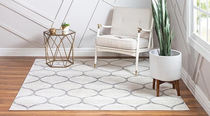 Rugs.com Lattice Frieze Collection Rug – 4' Square Ivory Medium Rug Perfect for Living Rooms, Kitchens, Entryways