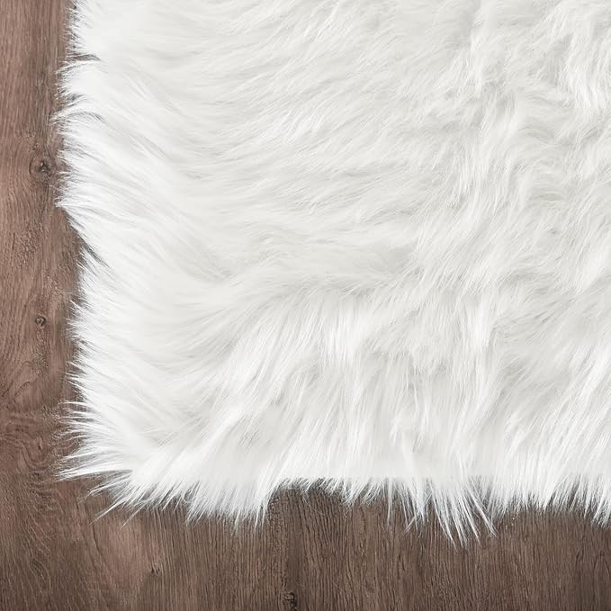 Latepis White Round Rug 3ft Faux Sheepskin Fur Fluffy Circle Rugs for Living Room Washable Rug for Bedroom Teen Room Dorm Cute Room Rug