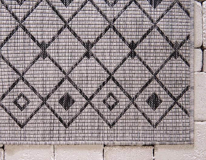 Unique Loom Outdoor Trellis Collection Area Rug - Tribal Trellis (8' x 11' 4" Rectangle, Gray/ Black)