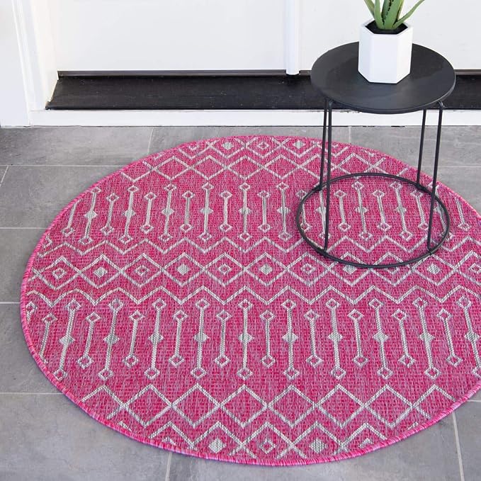 Unique Loom Outdoor Trellis Collection Area Rug - Tribal Trellis (4' 1" Round, Fuschia/ Gray)
