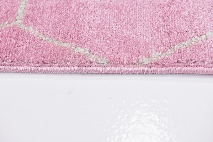 Unique Loom Trellis Frieze Collection Area Rug - Geometric (4' 1" x 6' 1", Light Pink/ Ivory)