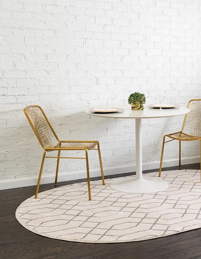Unique Loom Glam Collection Area Rug - Trellis (4' 1" x 6' 1" Oval, White Silver/ Silver)