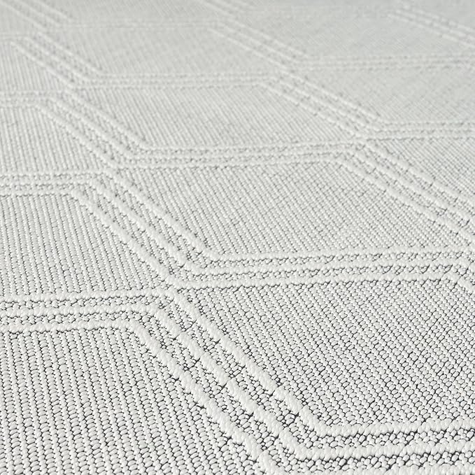 LUXE WEAVERS Modern Farmhouse White 9x12 Washable Area Rug, Anti-Slip Diamond Pattern Carpet