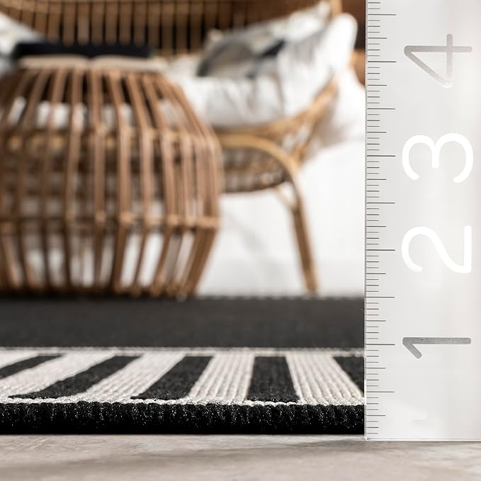 Nuloom Asha Black/Ivory, 5' x 8', Casual, Striped Border, Soft and Cozy, High Traffic, Stain Resistant, Easy Clean, Durable Area Rug for Indoor/Outdoor Patio, Deck, Porch, Garden, Courtyard