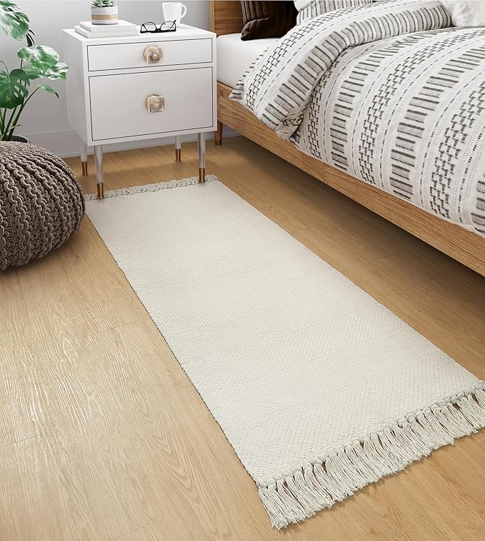 Collive Hallway Runner Rug, 2' x 5' Soft Washable Kitchen Runner Rug, White/Beige Contemporary Modern Laundry Room Rugs Indoor Hand-Woven Cotton Carpet for Bedroom Entryway Front Door Farmhouse