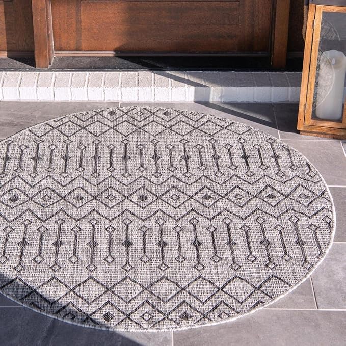 Unique Loom Outdoor Trellis Collection Area Rug - Tribal Trellis (10' 8" Round, Gray/ Black)