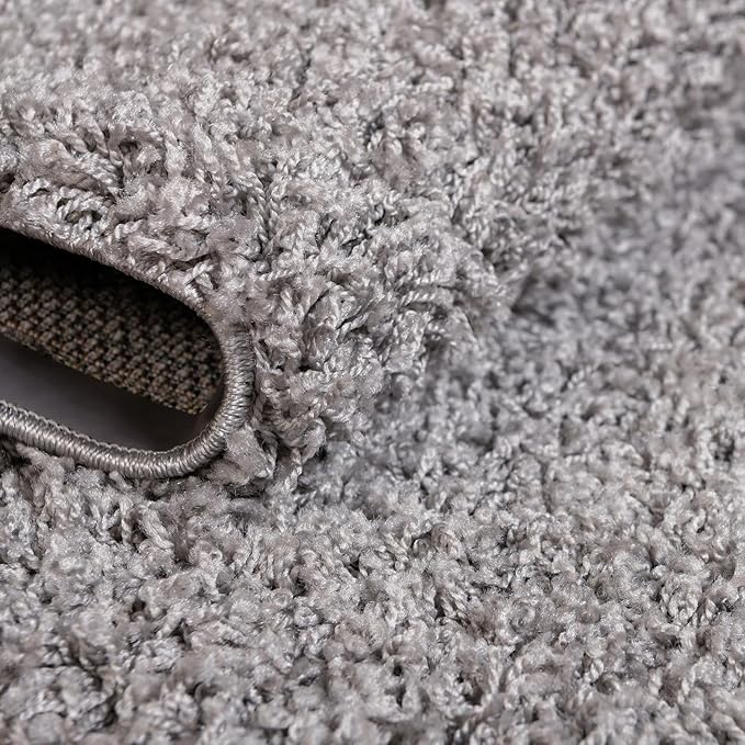 Unique Loom Solid Shag Collection Area Rug (4' 1" x 6' 1" Rectangle, Cloud Gray)