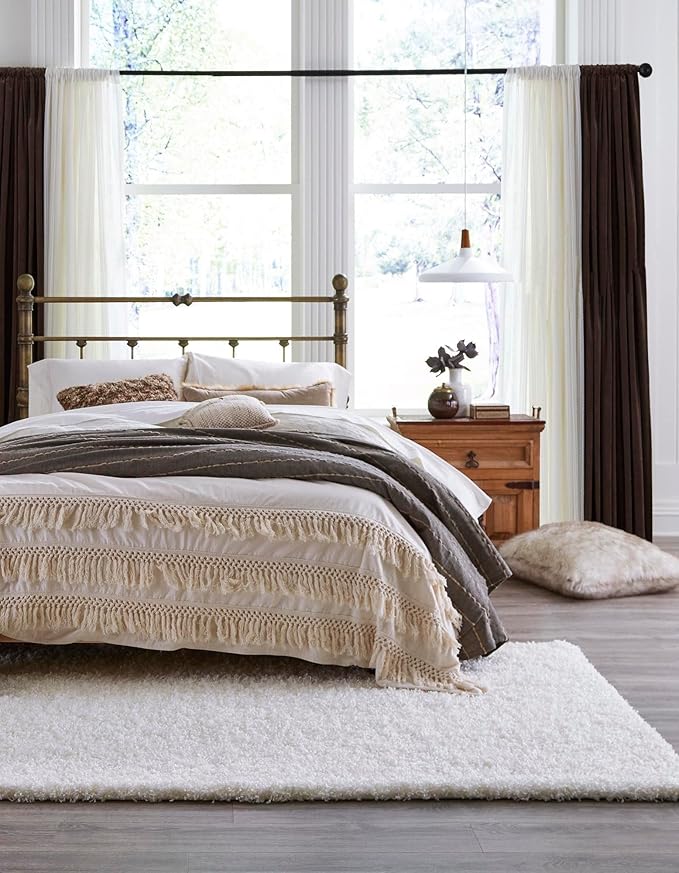 Unique Loom Solid Shag Collection Area Rug (3' 3" x 5' 3" Rectangle, Snow White)