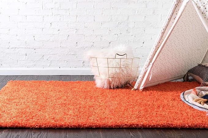 Unique Loom Solid Shag Collection Area Rug (2' 2" x 3' 1" Rectangle, Tiger Orange)