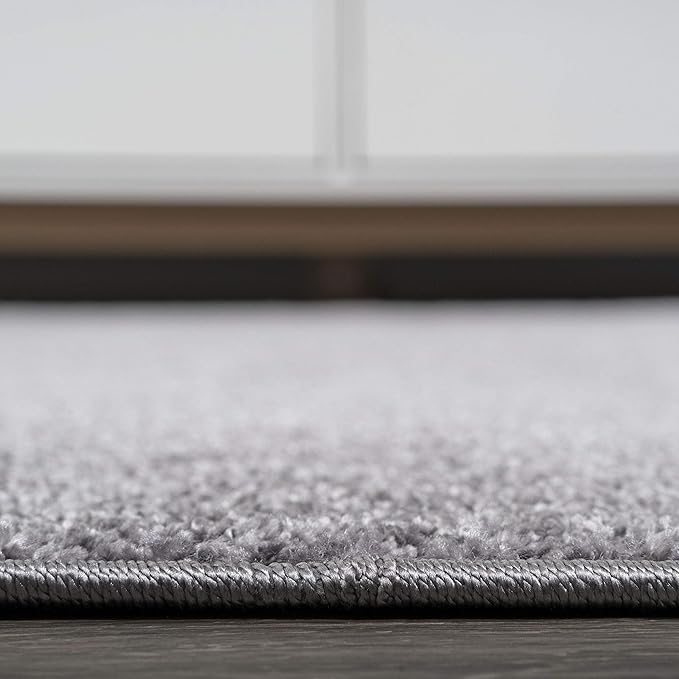 JONATHAN Y Haze Solid Low-Pile Gray Indoor Area Rug 4x6, Coastal,Bohemian,Minimalist,Classic, Easy-Cleaning for Living Room,Bedroom,Kitchen,Pet Friendly,Non-Shedding (SEU100A-4)