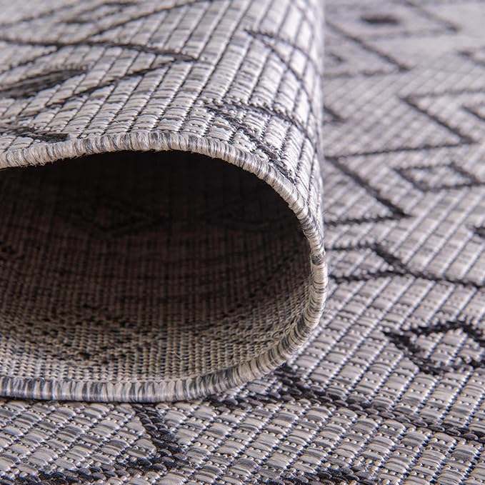 Unique Loom Outdoor Trellis Collection Area Rug - Tribal Trellis (10' x 13' 1" Rectangle, Gray/ Black)
