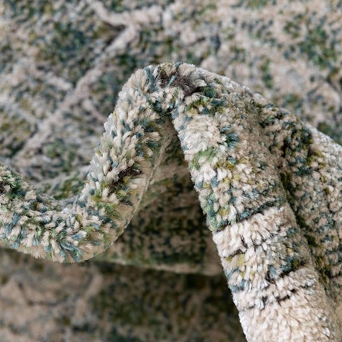Unique Loom Isabella Collection Area Rug - Adjani (5' 1" x 8' Oval, Green/ Ivory)
