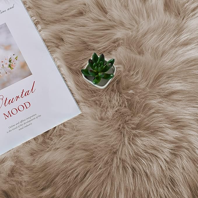 Latepis 8ft Round Light Brown Beige Rugs for Bedroom Fluffy Shag Large Circle Throw Rugs for Living Room Washable Faux Sheepskin Fur Plush Rug Home Decor