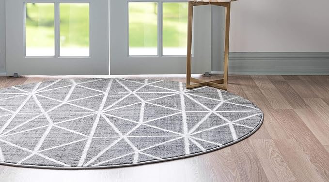 Rugs.com Lattice Trellis Collection Rug – 5 Ft Round Gray Low-Pile Rug Perfect for Kitchens, Dining Rooms