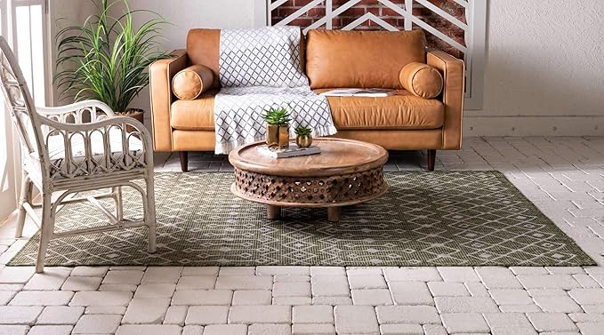 Unique Loom Outdoor Trellis Collection Area Rug - Tribal Trellis (4' 1" x 6' 1" Rectangle, Green/ Natural)