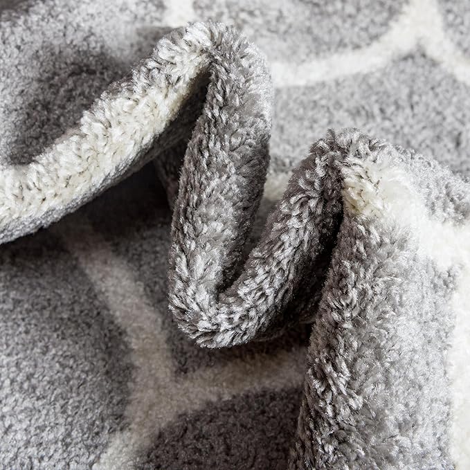 Rugs.com Lattice Frieze Collection Rug – 5' x 8' Light Gray Medium Rug Perfect for Living Rooms, Large Dining Rooms, Open Floorplans