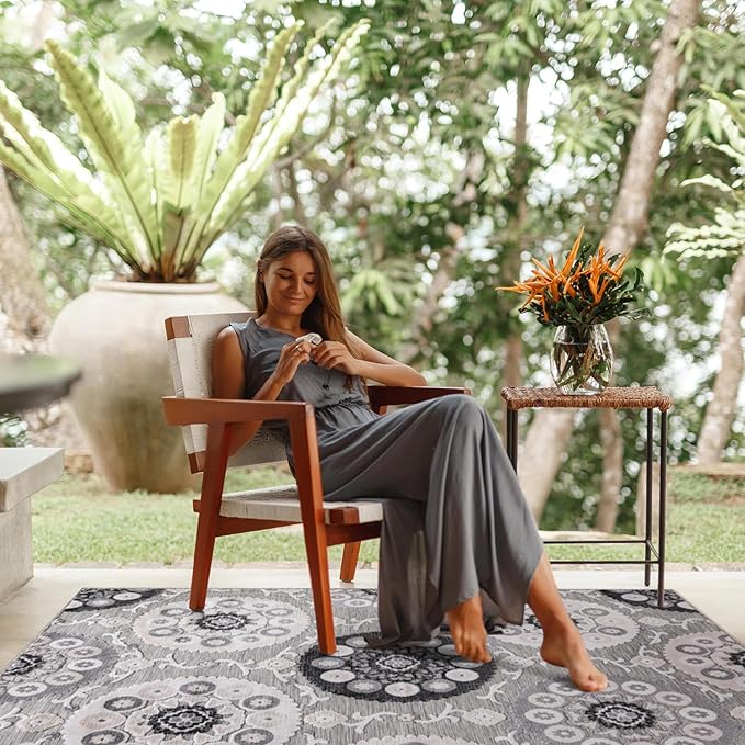 CAMILSON Indoor Outdoor Rug 5x7 Bohemian Medallion Floral Area Rugs for Indoor and Outdoor Patios Easy-Cleaning Non-Shedding Living Room Garden and Kitchen Washable Outside Carpet (5 x 7 / Gray)